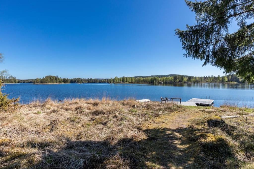 Cozy Cottage By The Lake, Charlottenberg Åmotfors Eksteriør billede